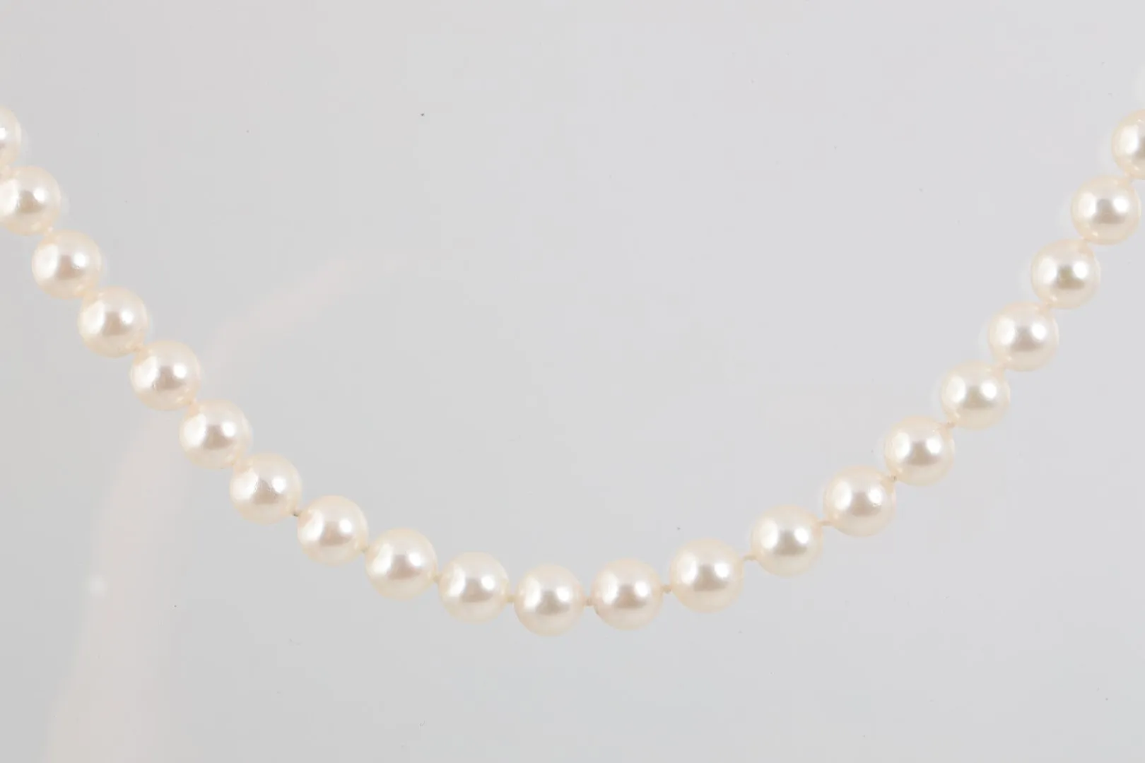 16" 14k Yellow Gold Pearl Necklace (29.34g.)