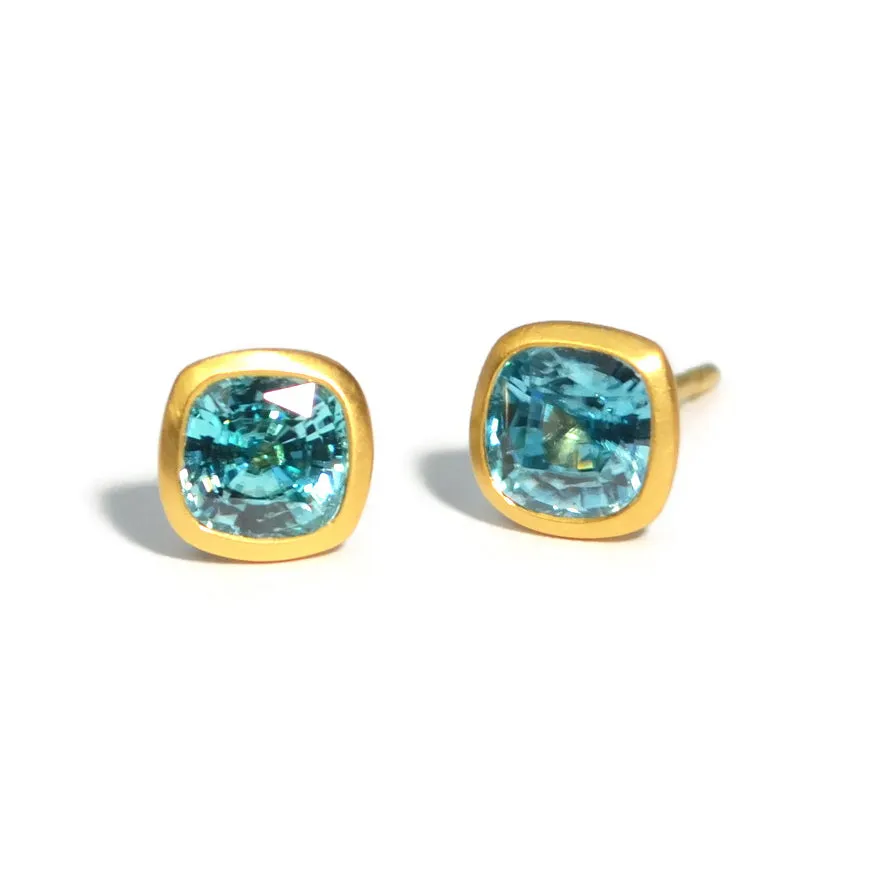 AF Jewelers - Gemstone Collection - Bezel Set Studs with Blue Zircon, 18k Yellow Gold