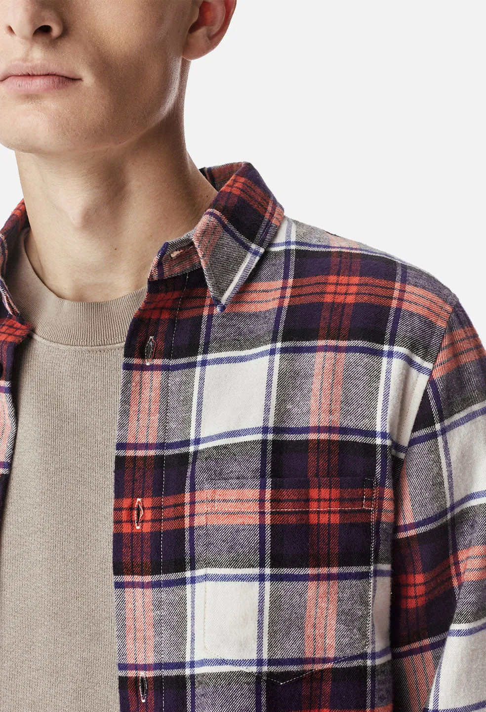 Brushed Flannel Button Up / Red x Navy Plaid