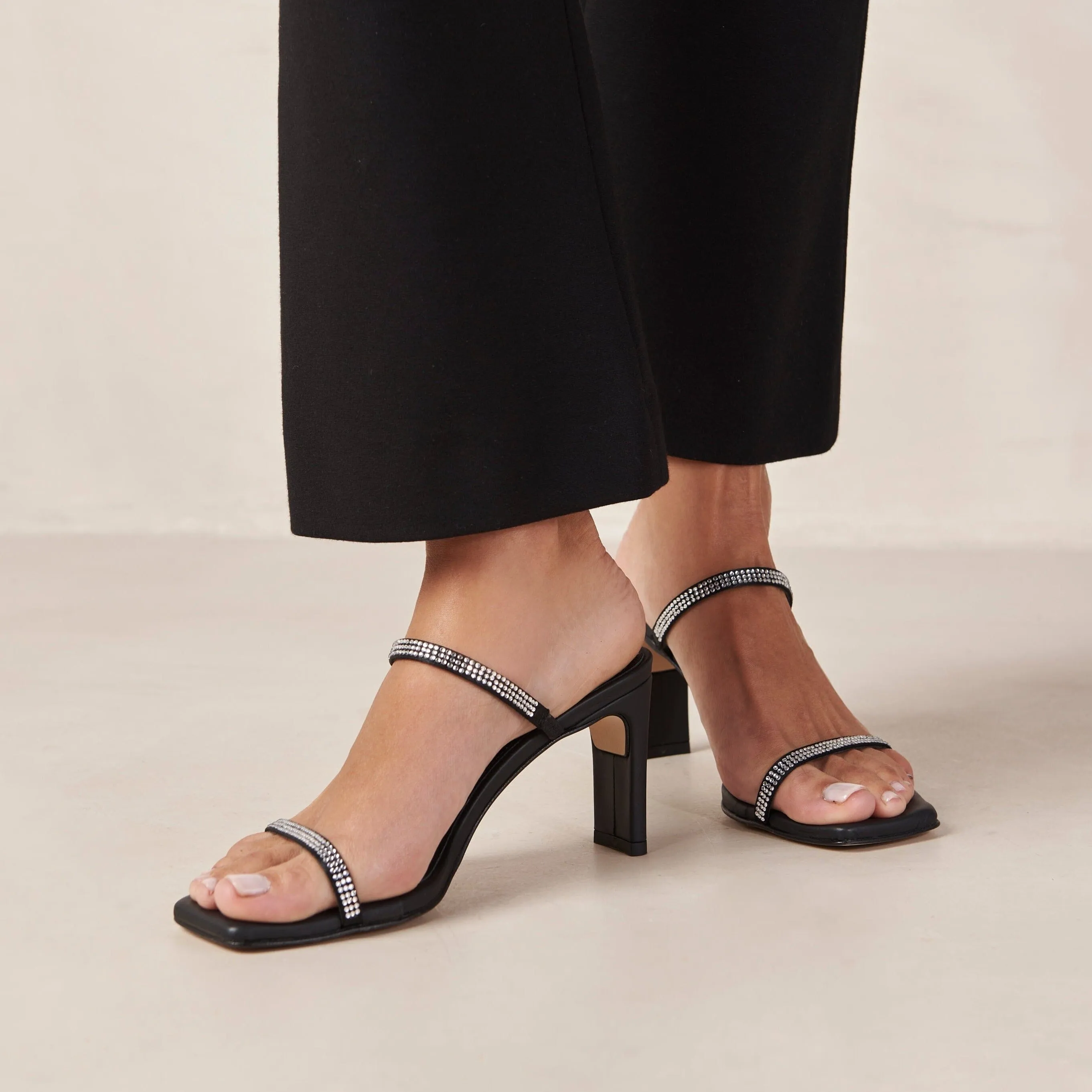 Cannes Glow Black Leather Sandals