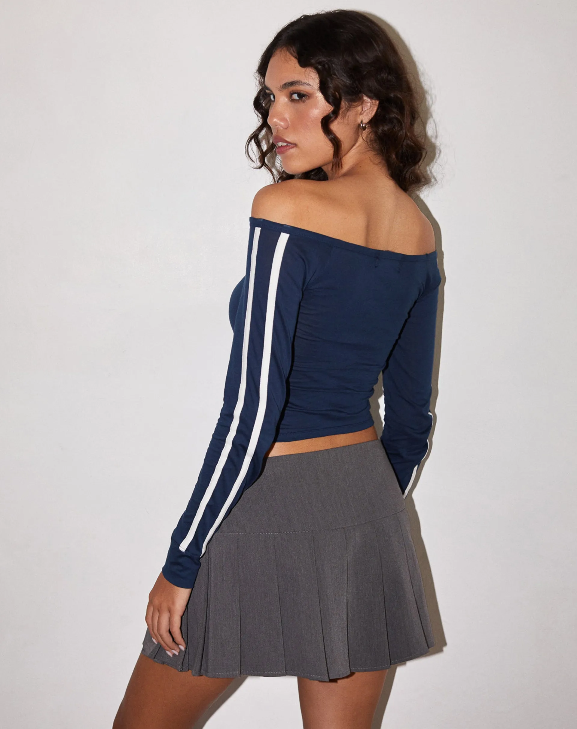 Gavya Long Sleeve Top in Navy with White Piping