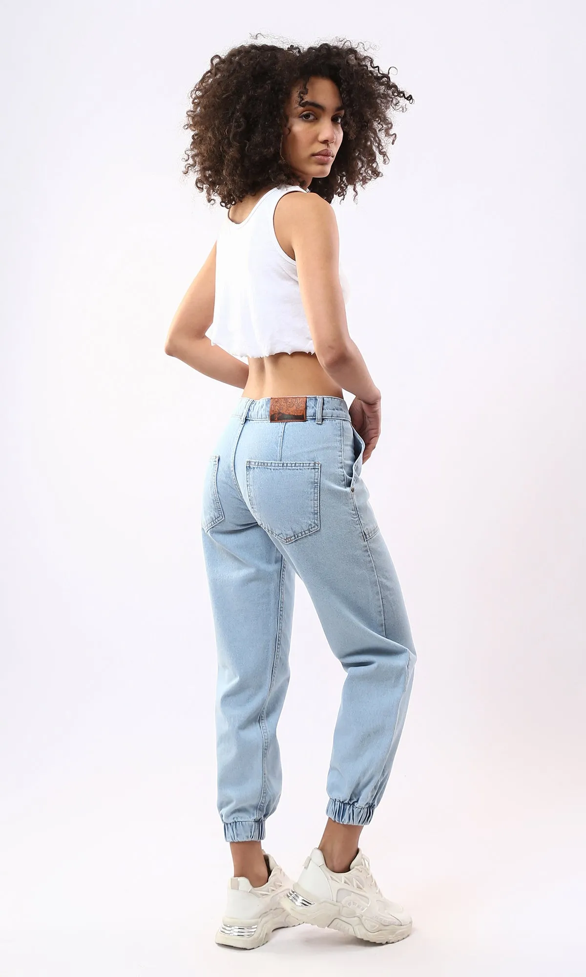 O177963 Comfy Mom-Fit Jeans With Elastic Hem - Stonewash