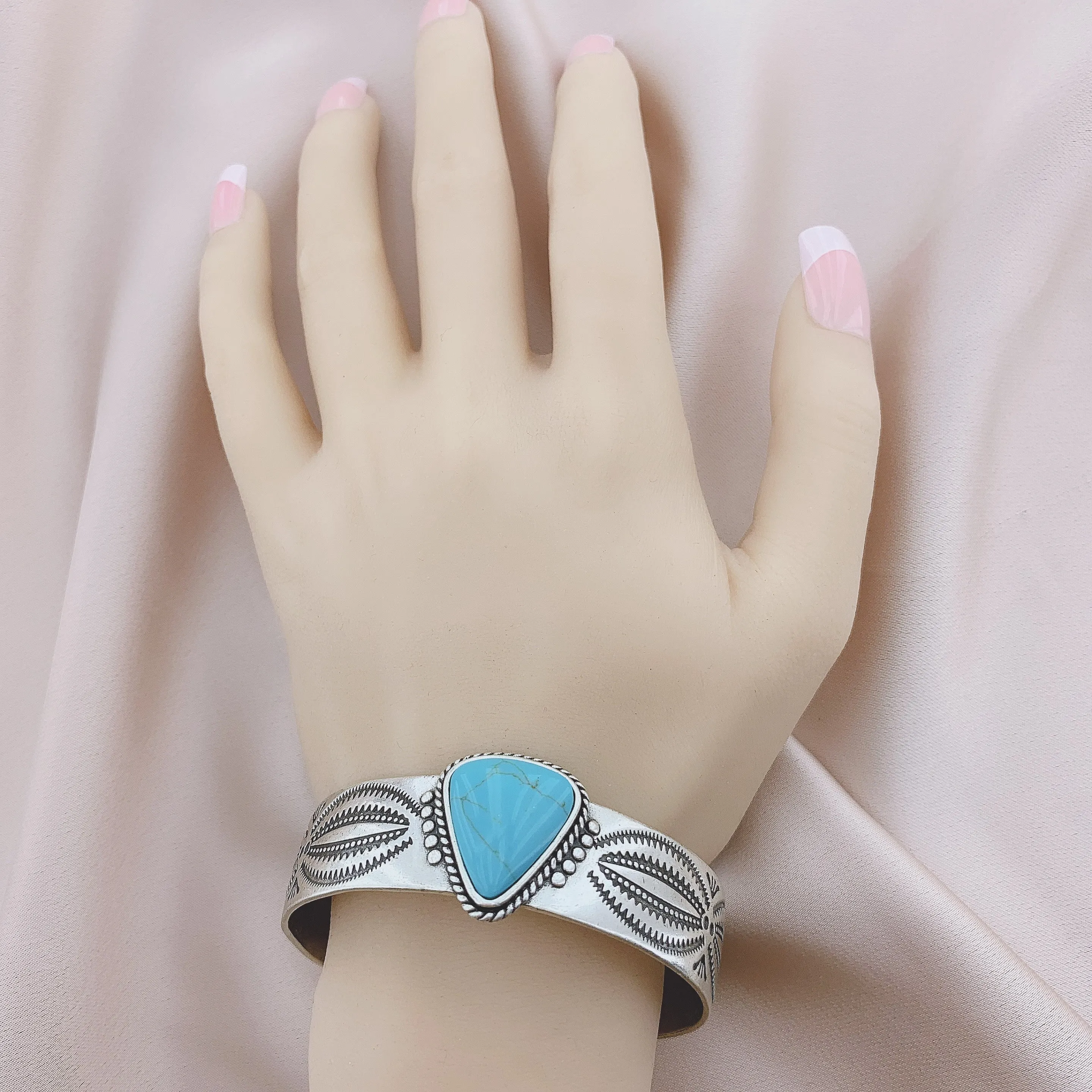 Women's  Fashion Vintage Antique Bangle