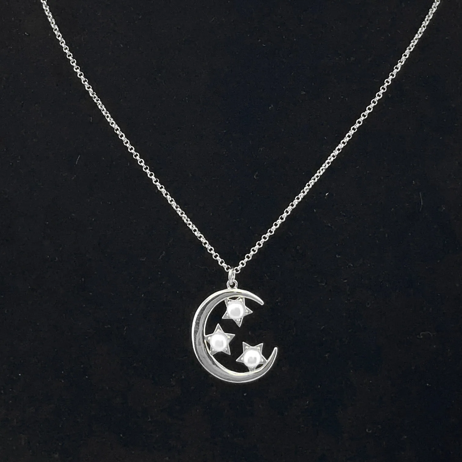 Women's  Pearl Crescent Moon Necklace